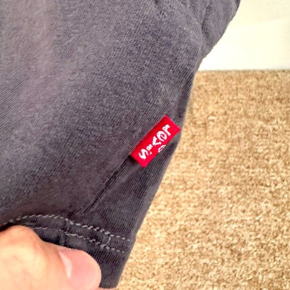 Levi’s Leather Tee - Picture 4 of 4